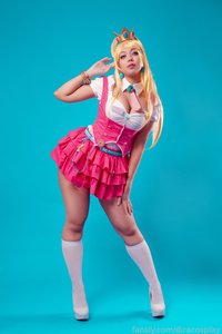 diracosplay leak - New set as Princess Peach! includes: 16 HQ pictu