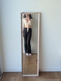 sleepyfawn leak - tummy and hips in my little outfit of the day
