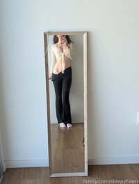 sleepyfawn leak - tummy and hips in my little outfit of the day