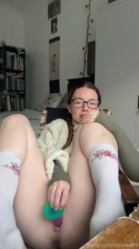 littlelee69 leak - I wish it was your cum I was scooping out of my
