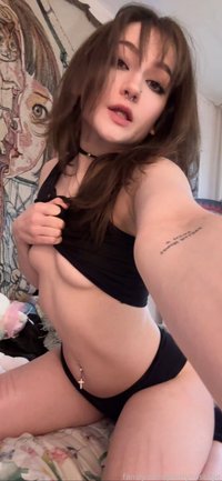 prettyhostage leak - cozy day off to lay in bed :3