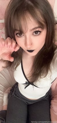 prettyhostage leak - for my face and/or underboob enjoyers :3