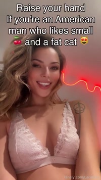 LaraJuicy leak - Raise your hand in the comments ...and your cock