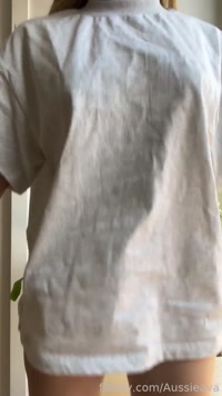 Aussieava leak - Showing you what’s hiding under my shirt hehe