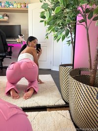 hayleyxyz leak - Do you like these pants on me? Mondays suck, but I