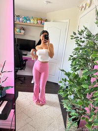 hayleyxyz leak - Do you like these pants on me? Mondays suck, but I