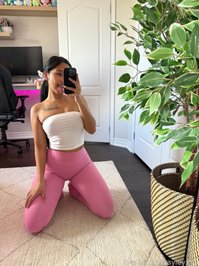hayleyxyz leak - Do you like these pants on me? Mondays suck, but I