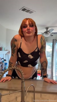 meltymochi leak - Would you rather have me pee on your face or on yo