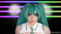 Momokun leak - Can your cpu handle 2TB Mommy Miku ~ Up close pl