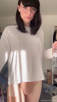 icky leak - Local girl forgets how to drink water