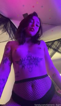 Generic_Egirl leak - trying to be more active