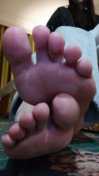 Toria_l leak - Very sweaty feet after 27 thousand steps. They are