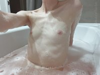 umacerura leak - Taking a bath