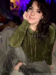 OpalCurves leak - Happy Friday! Slipped out of my velour and want