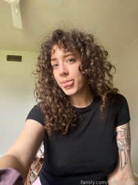 NicoleQuinn leak - Almost 15k followers on here…tip $5 and I’ll gift