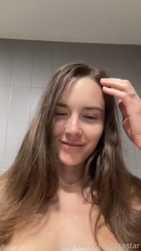 Charlottestar leak - Fingered myself this morning to see how wet my pus