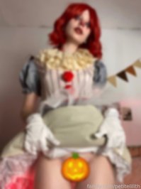 petitelilith leak - Just a few more clown pics from Halloween set ♡ #