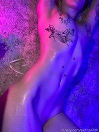 petitelilith leak - Do you like the way my body shines? ♡ #petite #te