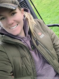 Farmgirllacy leak - Titties in the rain moving the bulls