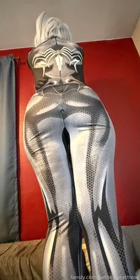 petitesweettreat leak - Venom Frieren #cosplay #frieren #venom #spiderman