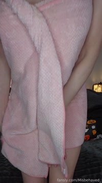Misbehaved_ leak - Mommy just got out of the shower and let's you wat