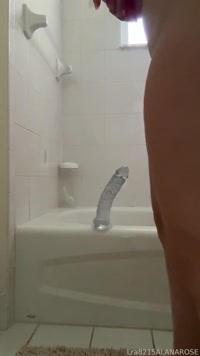 alanarose8 leak - The bath seemed a little boring without something