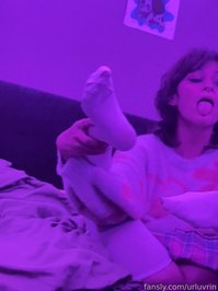 urluvrin leak - looks best n a skirt :P