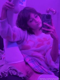 urluvrin leak - looks best n a skirt :P