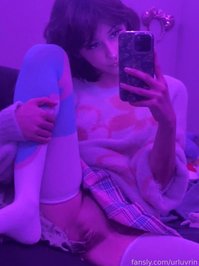 urluvrin leak - looks best n a skirt :P