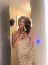 evietaylor leak - Better than the girl next door, the hottie upstair