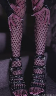 Ellexxaurus leak - creepy stairs photoshoot