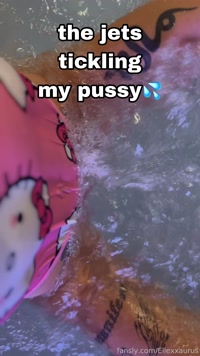 Ellexxaurus leak - feels so gooood