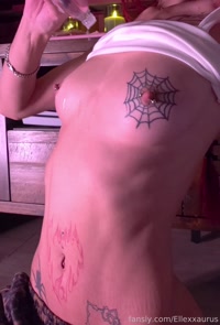 Ellexxaurus leak - wanna rub them for me?