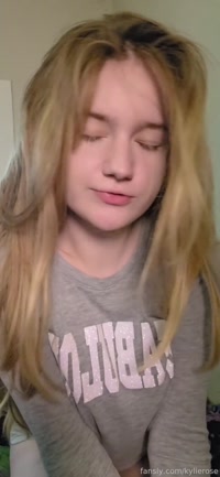 kylierose leak - I just love to show off. It turns me on so much ;)