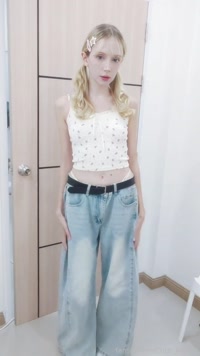 Cute_Aurora leak - I'll show you something and then go for a walk!