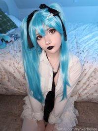 rynkerbellee leak - Hatsune Miku if she was emo and had a gyat!! :000