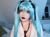 rynkerbellee leak - Hatsune Miku if she was emo and had a gyat!! :000