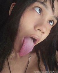 DakotaPluto leak - Ahegao :3 Like my makeup? #teen #petite #barelyle