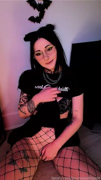 jadeswxrld leak - Spicy red lighting, I bet you wanna see whats unde