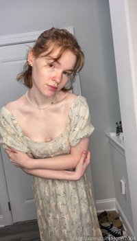 LucyMoon2004 leak - took these pics a while ago. don't know what took