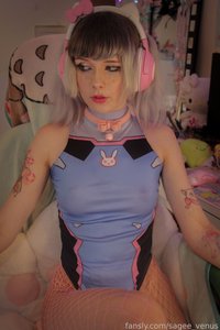 sagee_venus leak - Like my tight bodysuit? >< I think it shows me o