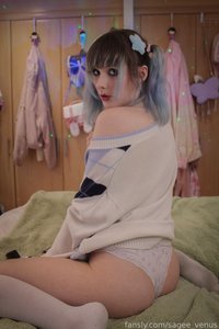 sagee_venus leak - Wanna watch hentai with me? :3 #flatchest #flatch