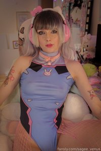 sagee_venus leak - Like my tight bodysuit? >< I think it shows me o
