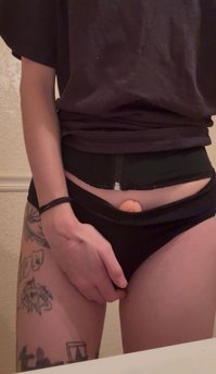 stickysimone leak - can you see it in my pants? how bout now