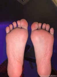 Kitttn leak - 5 feet pics plus some toe scrunch vids #young #20