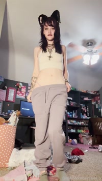 seranaa_x leak - Fuck me? (Old vid:p) #dildo #pussy #clit #emo #