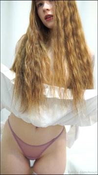 Isoull leak - Ugh this panties are so tight... I will be better