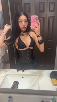 zoweybunni leak - ahh I’ve literally been out partying for like thre