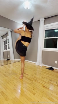 flexiwithsophie leak - Happy Friday! Was feeling witchy, thought I might