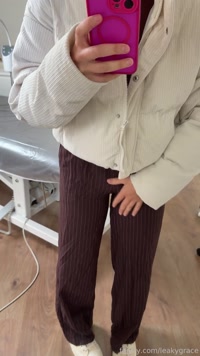 leakygrace leak - I was bursting at work today so it recorded my lit